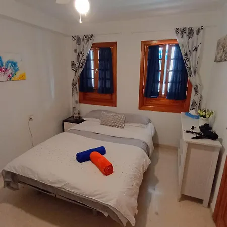Happy Place - 1 Double Bedroom Los Cristianos