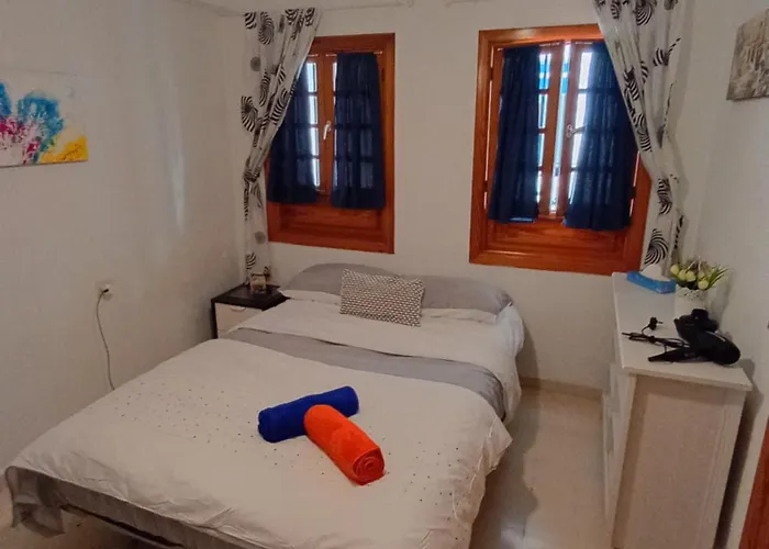 Happy Place - 1 Double Bedroom Los Cristianos